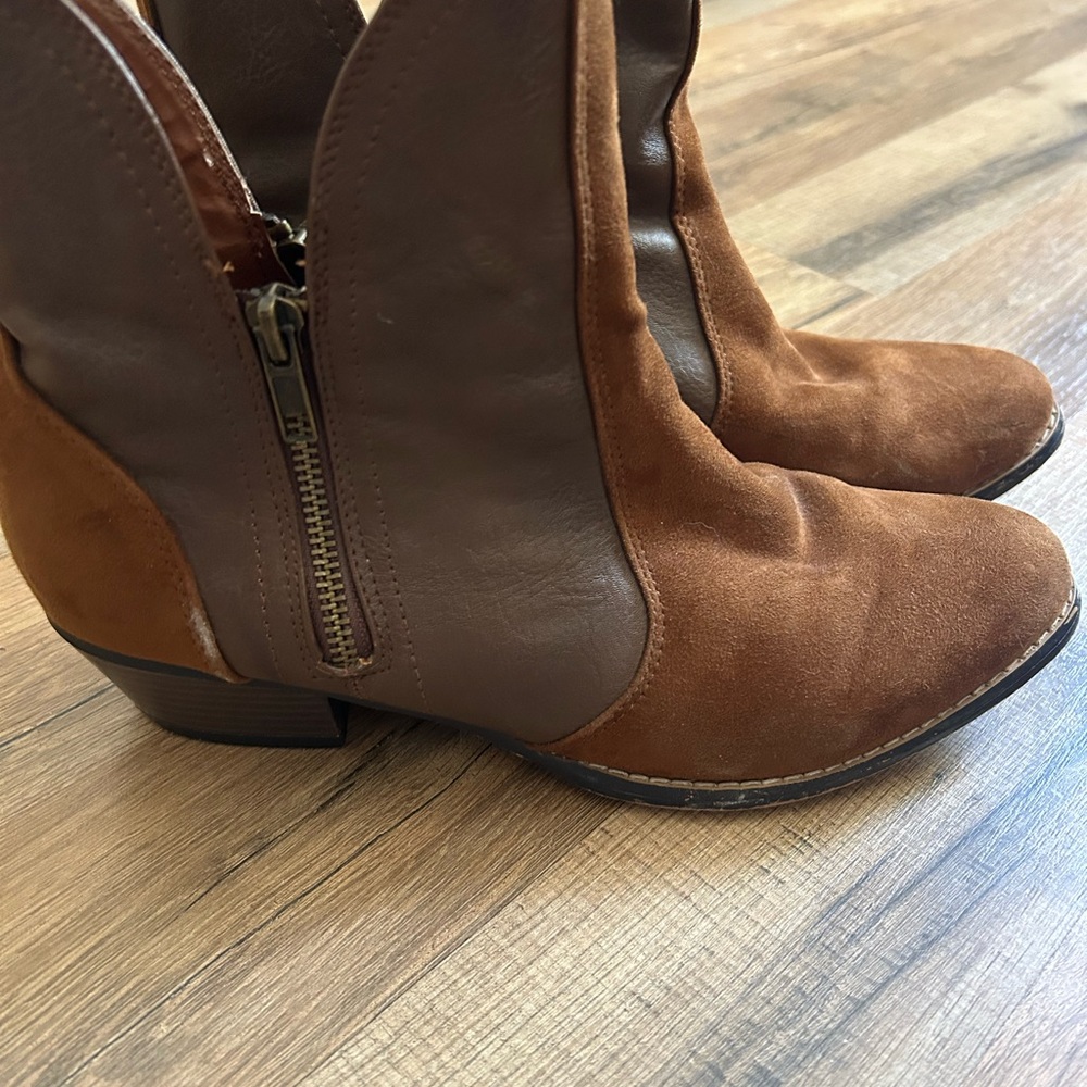 American Eagle Outfitters Brown Leather Ankle Booties - Picture 5 of 6